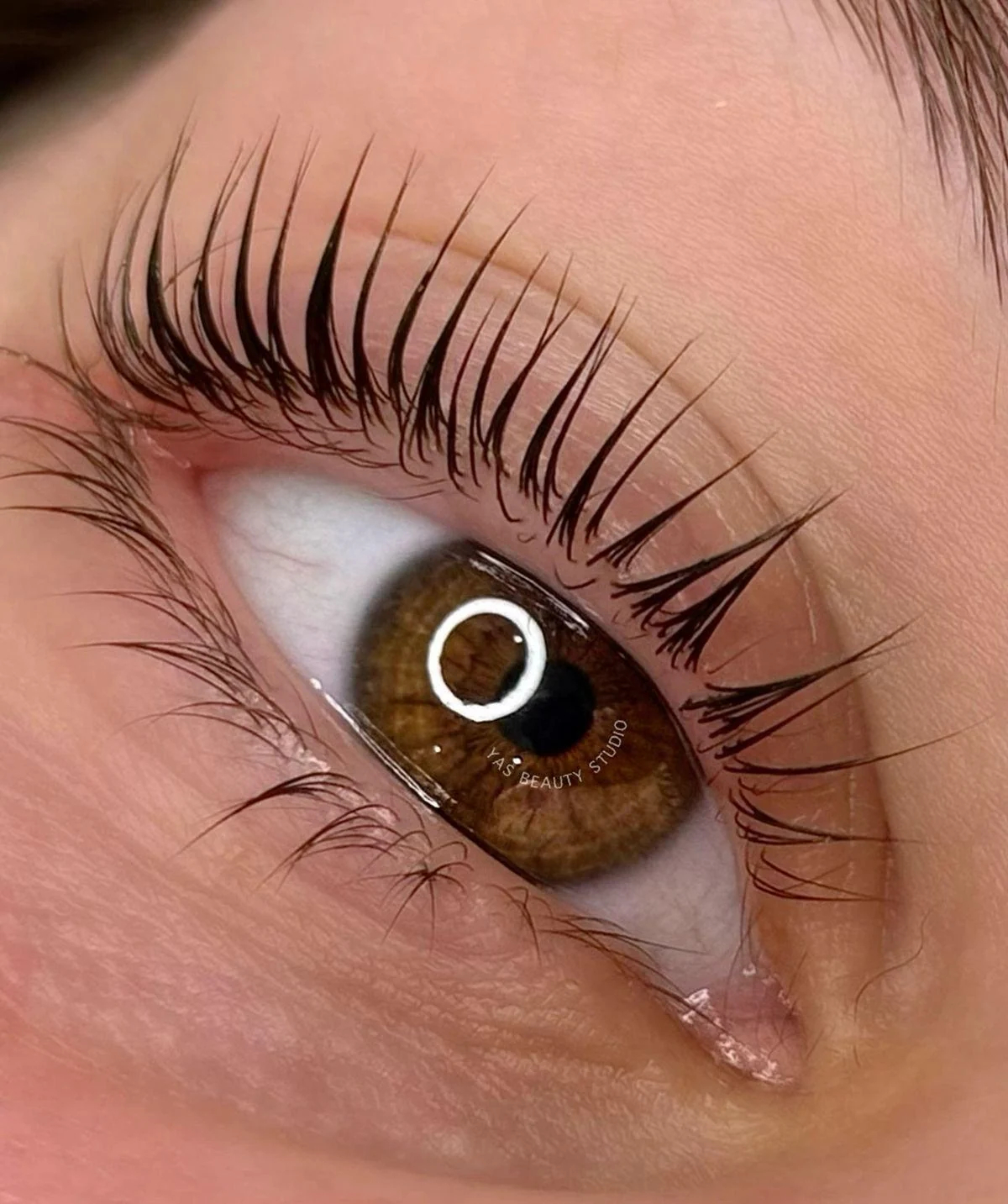 YumiLashes — regard brun, réalisé à l’institut Beauty’s You